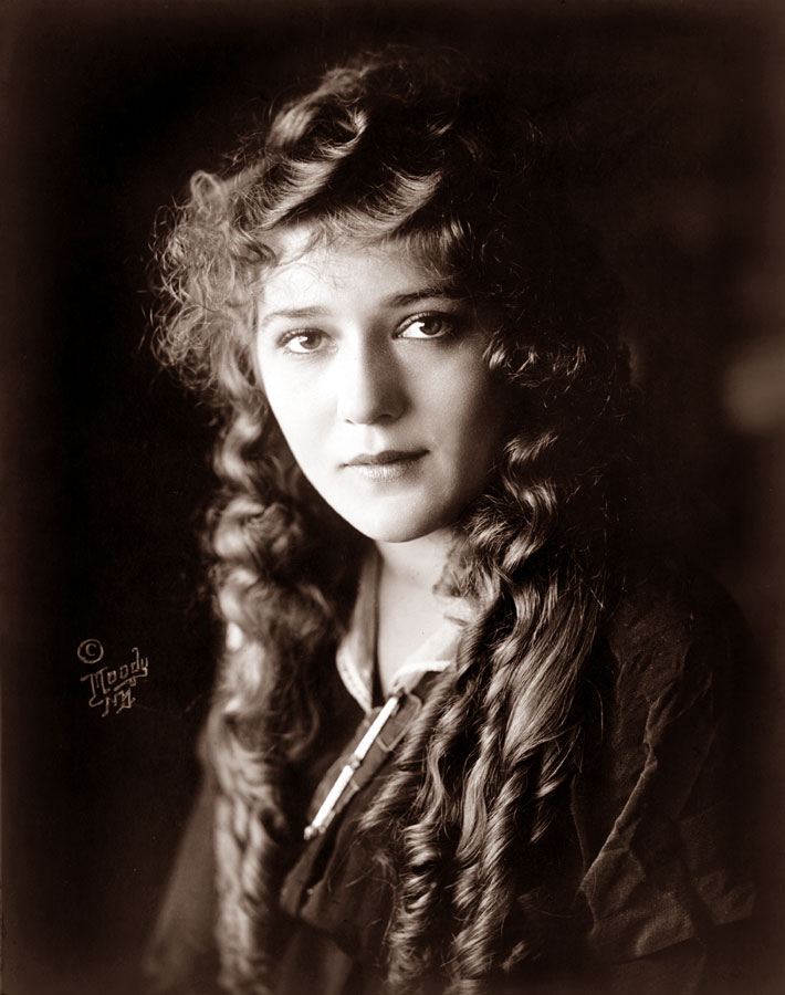 Ironically America's Sweetheart Mary Pickford was born in Canada