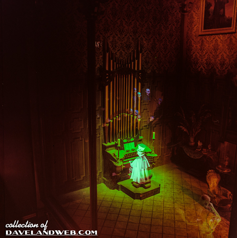 haunted mansion ballroom effect